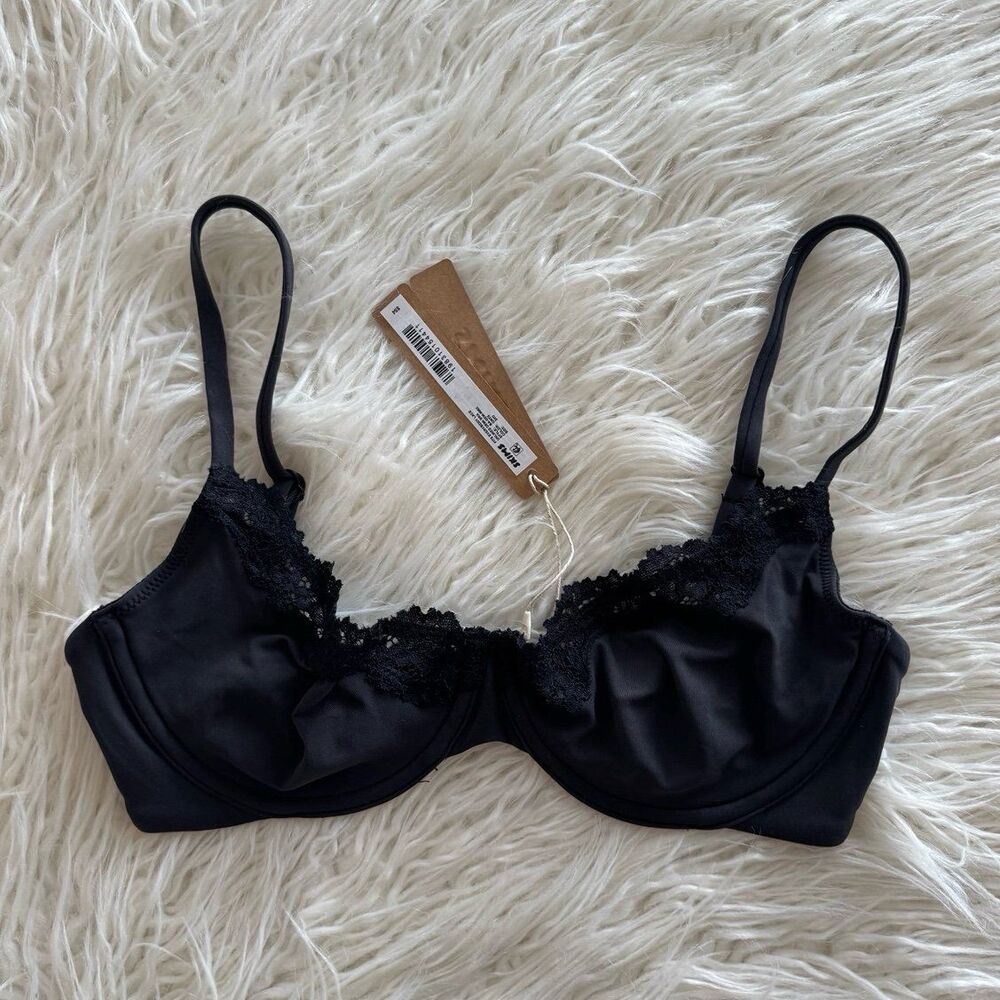 SKIMS Black Lace Trim Satin Underwire Bra